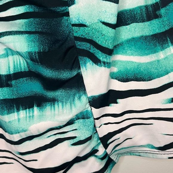 #86 Cacique Vibrant Print Curvy Swim Top with Full Underwire Push Up Bra 40DDD - Picture 7 of 9